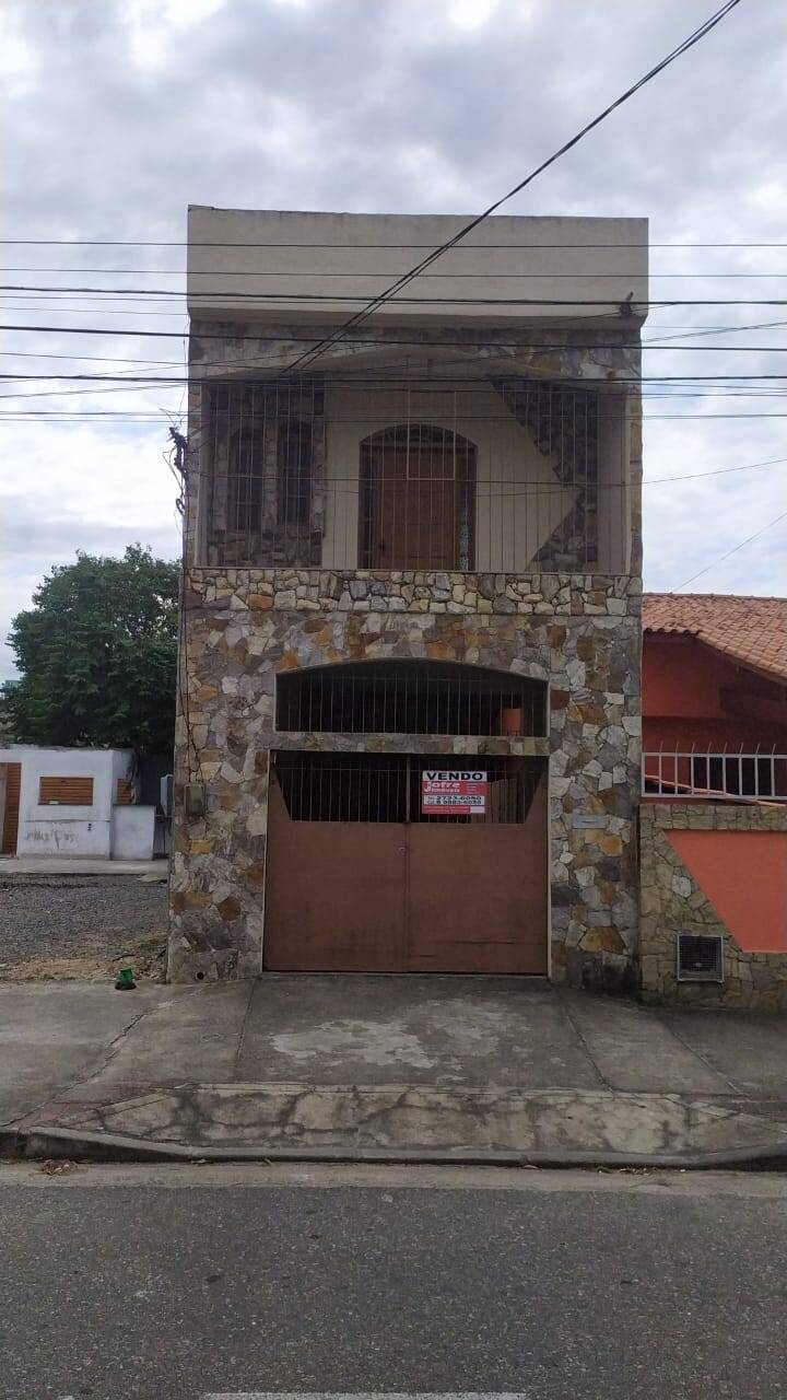 Casa à venda com 3 quartos - Foto 1