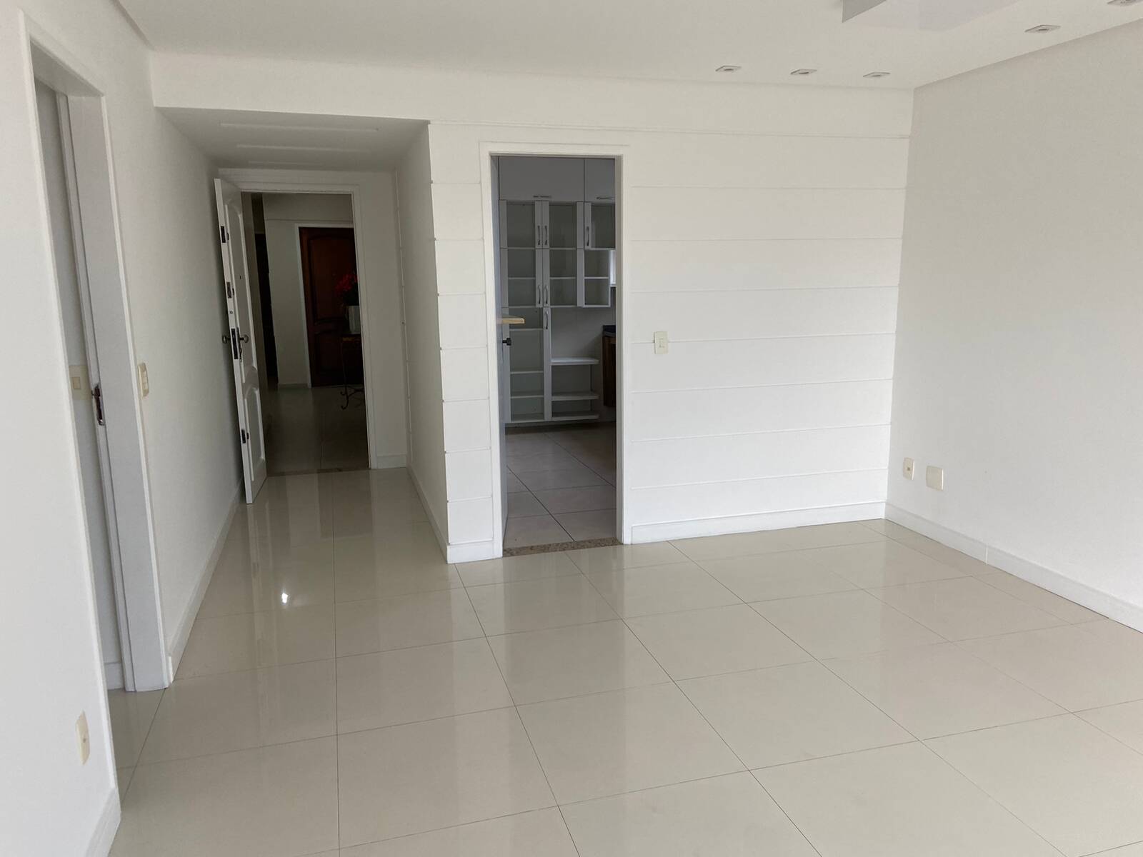 Apartamento à venda com 3 quartos - Foto 2