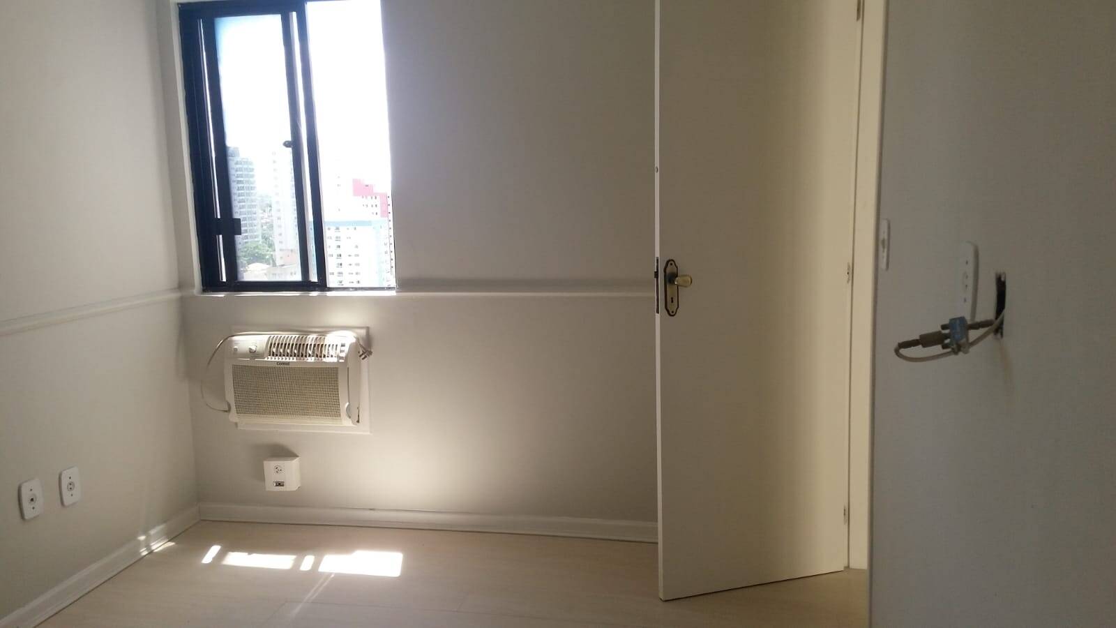 Apartamento à venda com 3 quartos - Foto 4