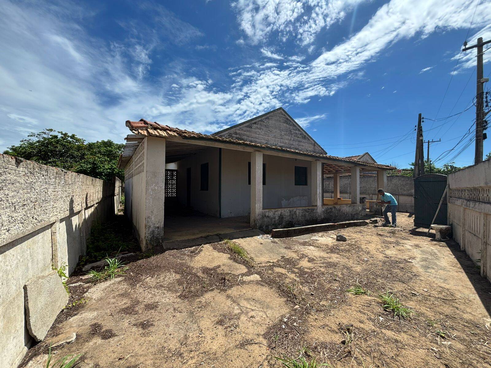 Casa à venda com 3 quartos, 201m² - Foto 2